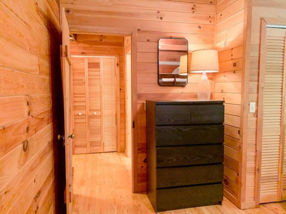 Вілла Hot Tub, Porch Swing Bed, Fire Pit, Aska Adventure Блу-Ридж Екстер'єр фото